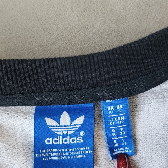 Adidas - Picture 2 of 3